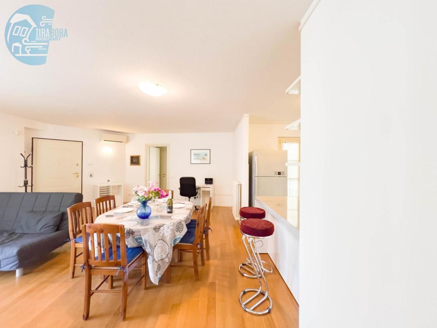 Cattedrale 5 Tirabora Short Rent Διαμέρισμα Τεργέστη Εξωτερικό φωτογραφία