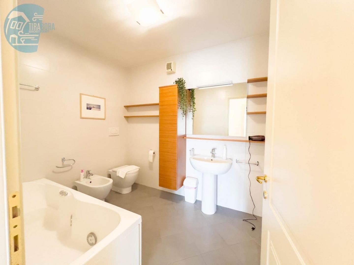Cattedrale 5 Tirabora Short Rent Διαμέρισμα Τεργέστη Εξωτερικό φωτογραφία