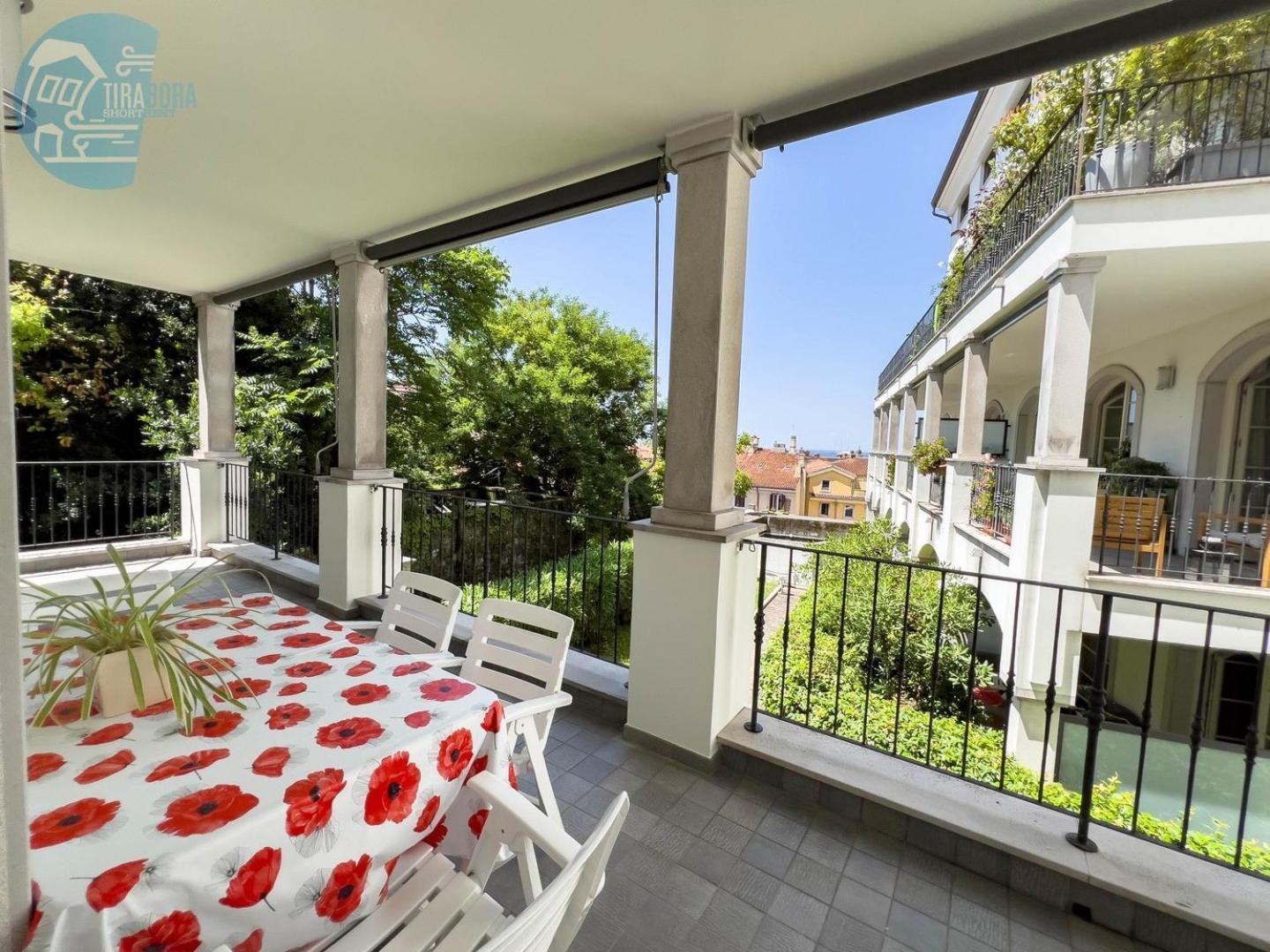 Cattedrale 5 Tirabora Short Rent Διαμέρισμα Τεργέστη Εξωτερικό φωτογραφία