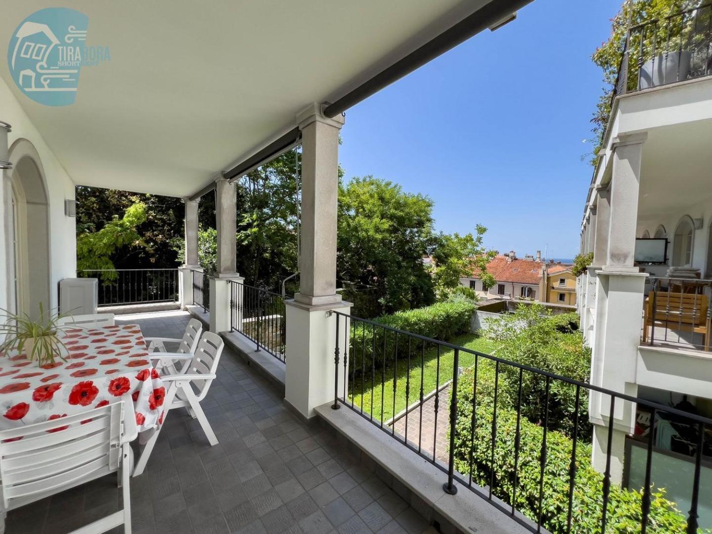 Cattedrale 5 Tirabora Short Rent Διαμέρισμα Τεργέστη Εξωτερικό φωτογραφία